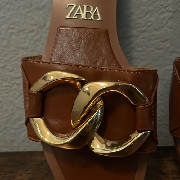 Zara Brown Sandals with Gold Accents - Picture 2 of 11